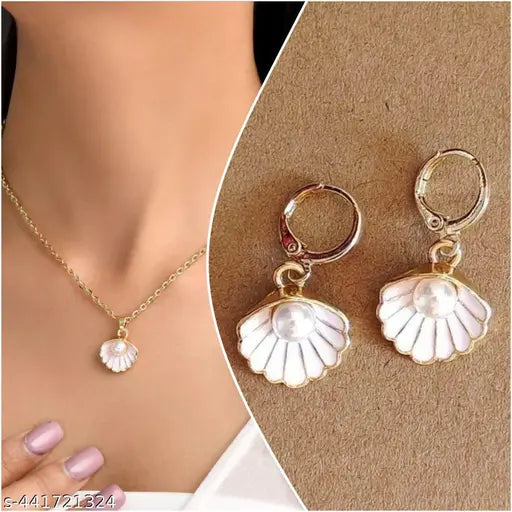 chain pendant and Earrings combo